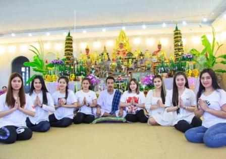 Ini Kisah Seniman Tato, Punya 8 Istri Cantik yang Hidup Harmonis dalam Satu Atap