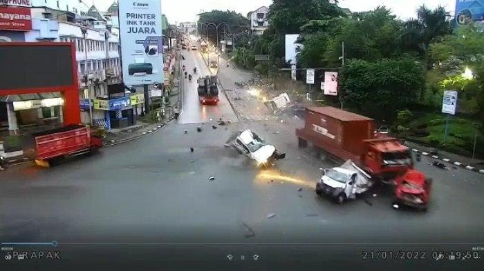 Kecelakaan Maut Balikpapan: Polisi Bilang Karena Sopir Bandel