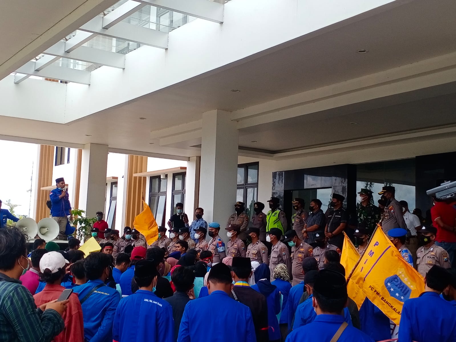 Demo DPRD, PMII Bangkalan Tuding Idustri Galangan Kapal Cemari Lingkungan