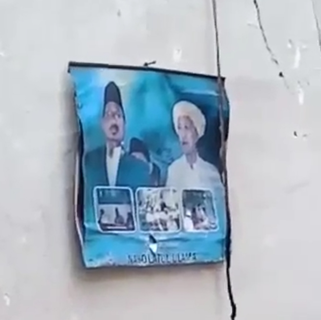 Viral Video Memperlihatkan Foto Alm KH. Abdullah Schal Tak Tersentuh Api Meski Isi Rumah Ludes Terbakar