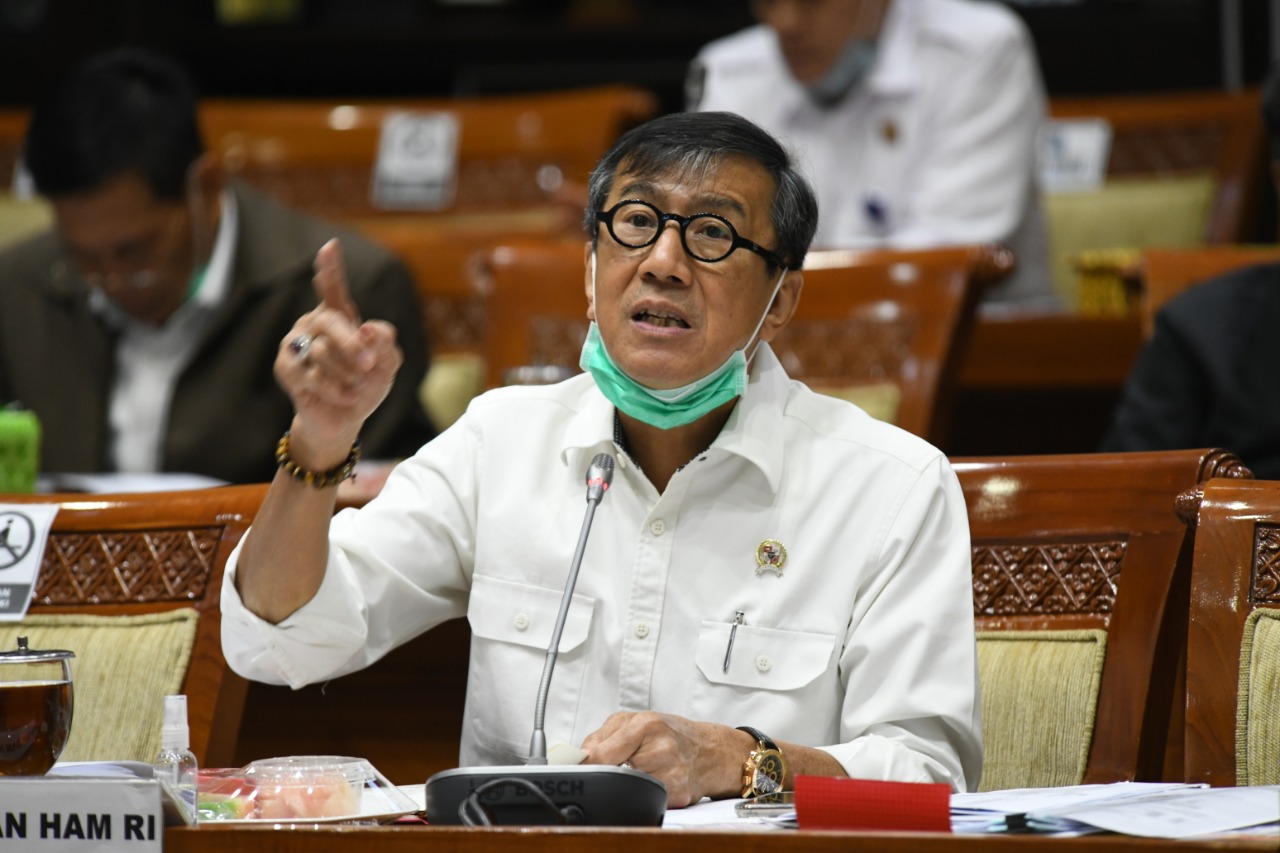 Yasonna: Pemerintah Patuhi Putusan MK Tentang UU Cipta Kerja Demi Kepastian Hukum