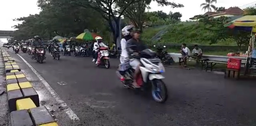 H-2 Hari Raya Idul Fitri, Volume Kendaraan di Kawasan Suramadu Terus Meningkat