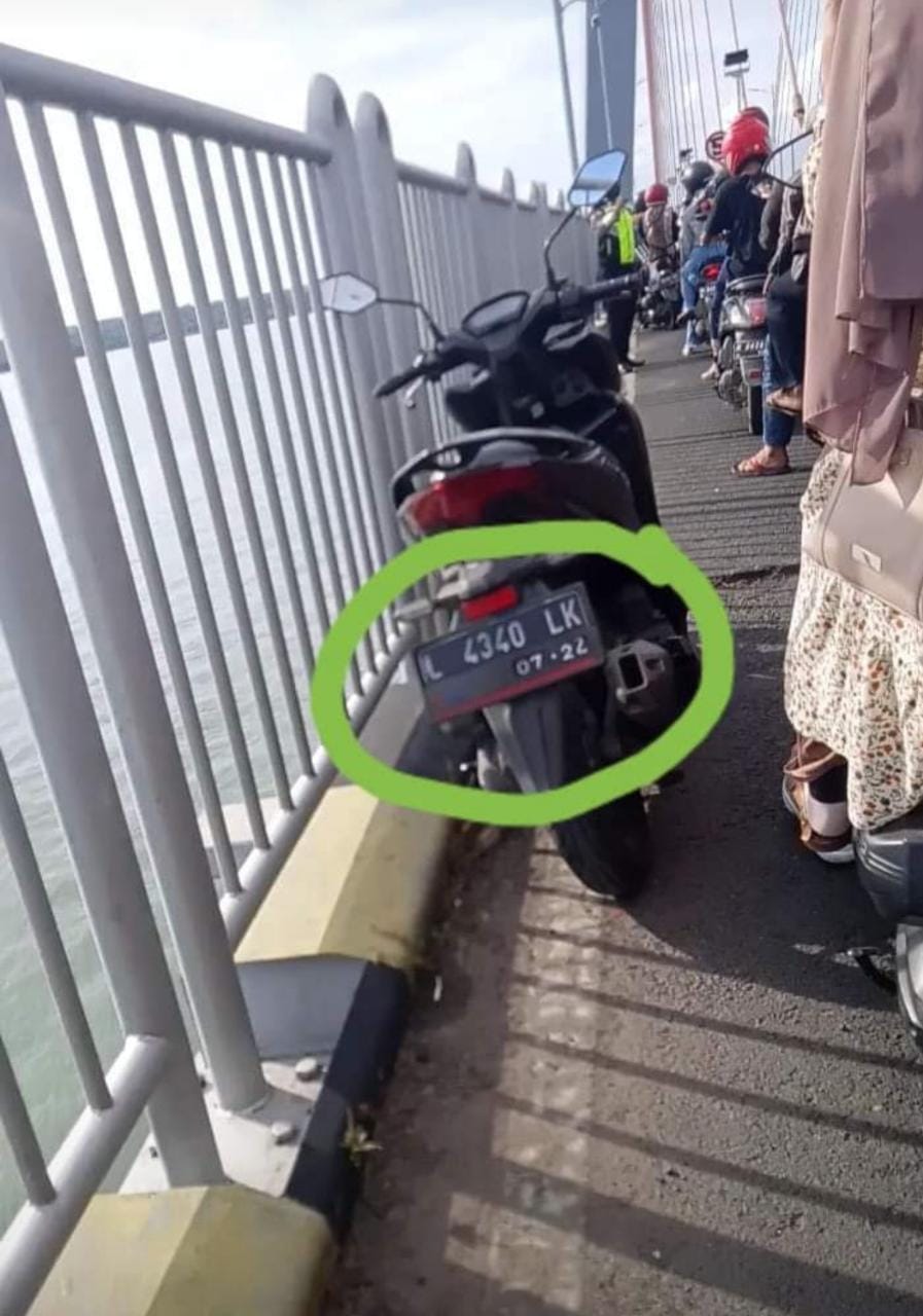 Ini Identitas Ojol yang Loncat di Suramadu