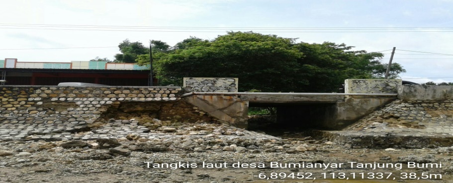Gelombang Pasang, Jembatan dan Tangkis Laut Rusak