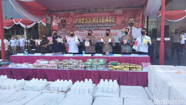 Polda Jatim Musnahkan Ratusan Kilogram Narkoba