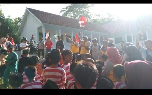 Meriahnya Jalan Sehat di Desa Katol Barat