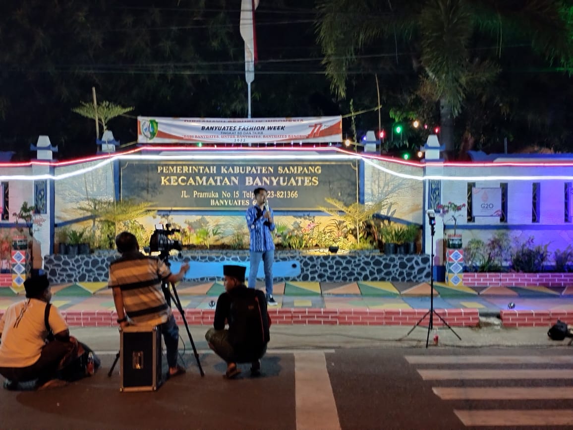 Usung Tema Banyuates Bangkit, Camat Buka Pagelaran Lomba Fashion Show