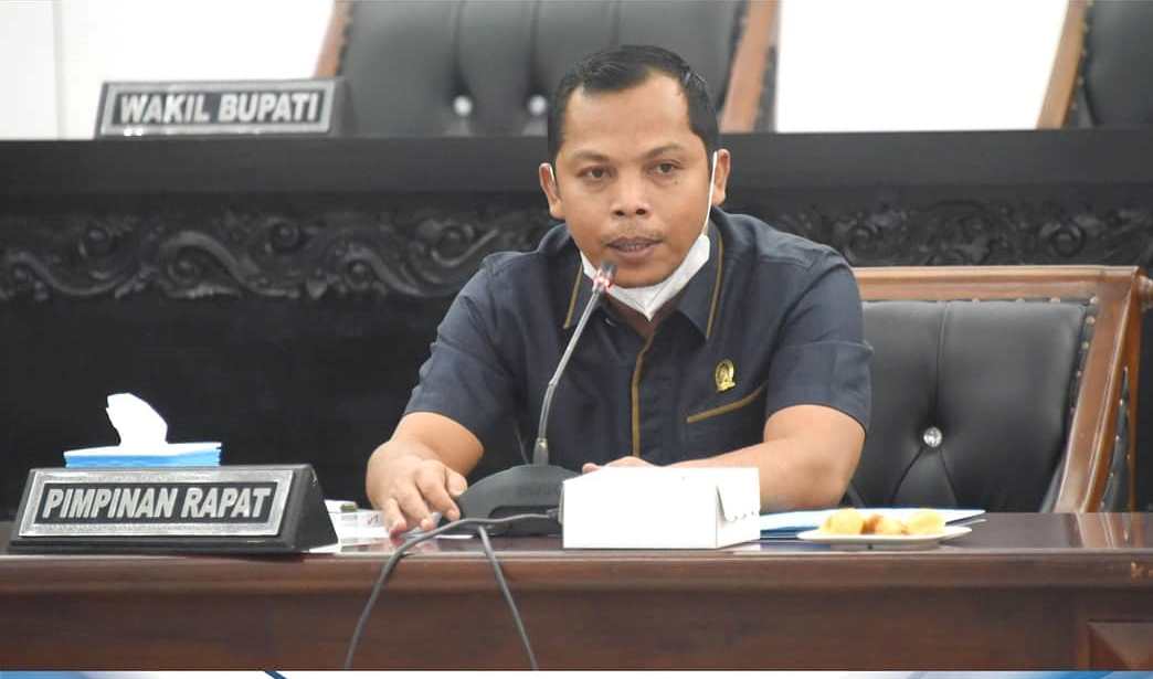 Anang Akhmad: Dari Tukar Cukur ke DPRD Lumajang