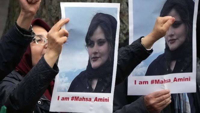 Iran Diguncang Demo Besar, Gara-gara Polisi Pukuli Wanita Sampai Tewas Karena Hijab