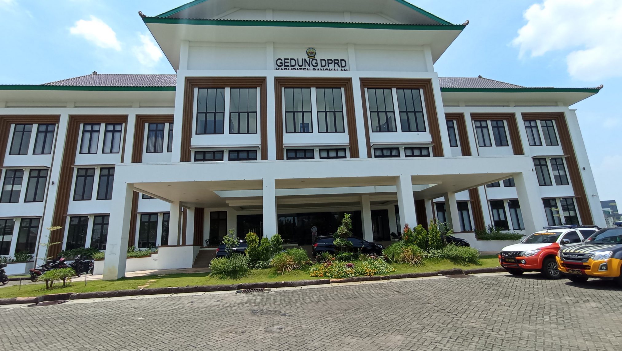 KPK Geledah Ruang Kerja Ketua DPRD Bangkalan