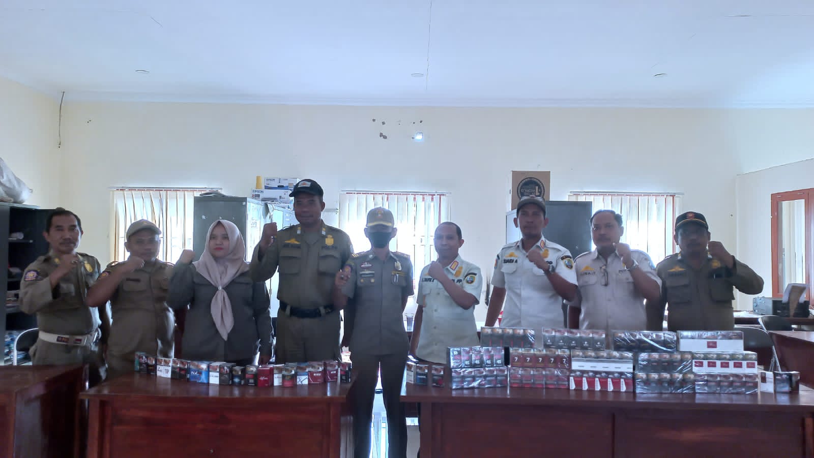 Cara Satpol PP Sampang Berantas Rokok Tak Bercukai