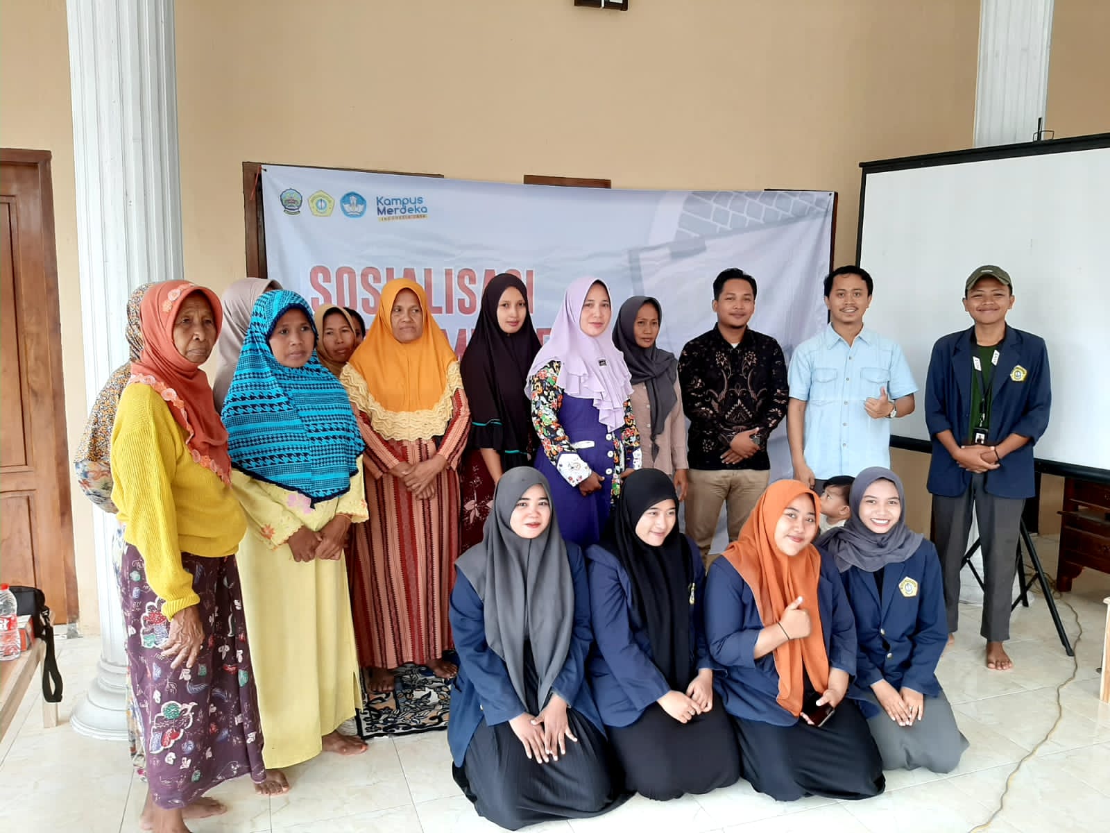 Dorong UMKM Naik Kelas, Mahasiswa UTM Mengadakan Sosialisasi E-Commerce