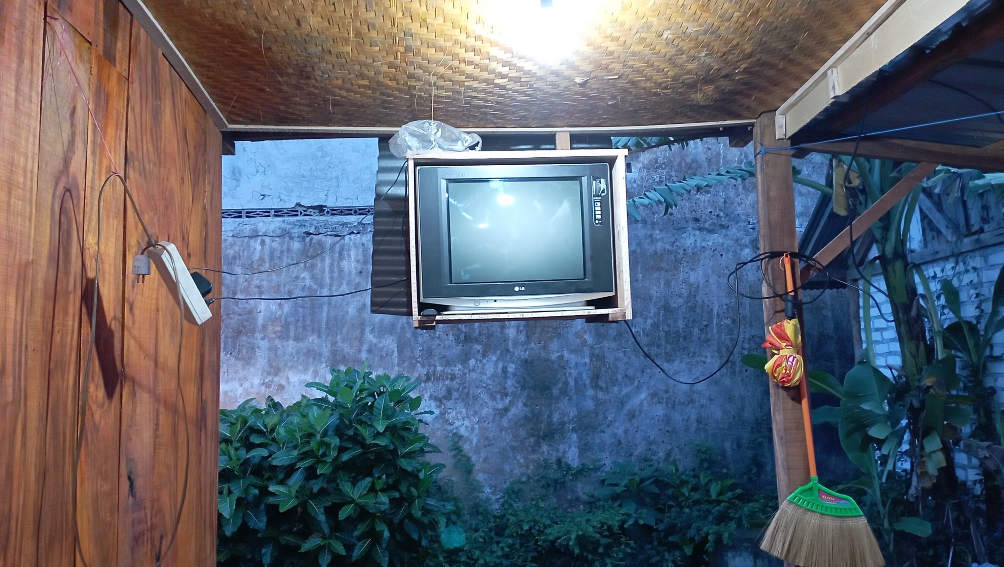 Pemerintah Matikan Siaran TV Analog di Bandung hingga Solo