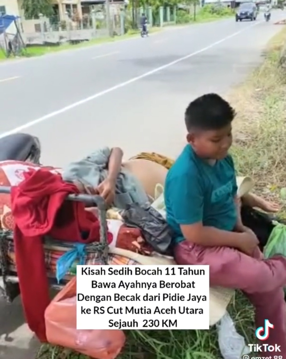 Sedih Banget! Kisah Anak SD di Aceh Antar Ayah Berobat Naik Bentor sejauh 230 KM