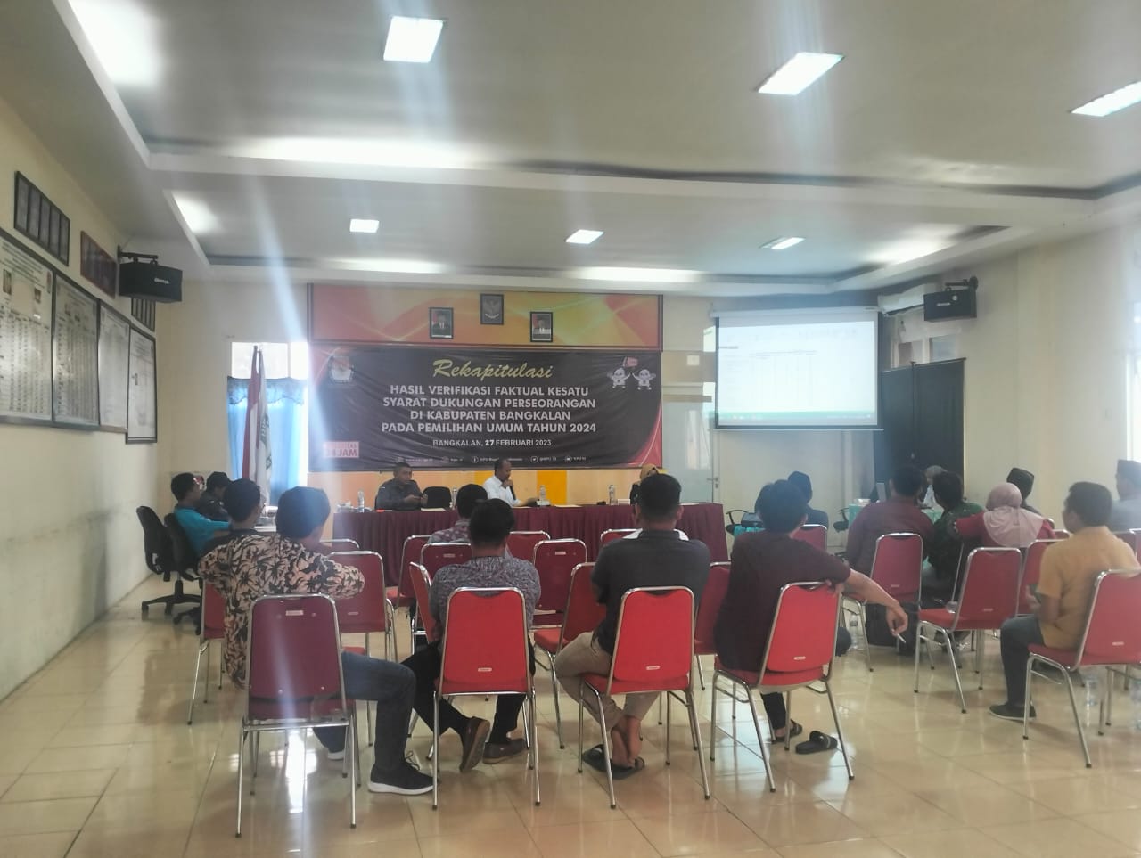 Data Tidak Singkron, Penyebab Rapat Rekapitulasi Verfak DPD RI di KPU Bangkalan Pending 3 Jam