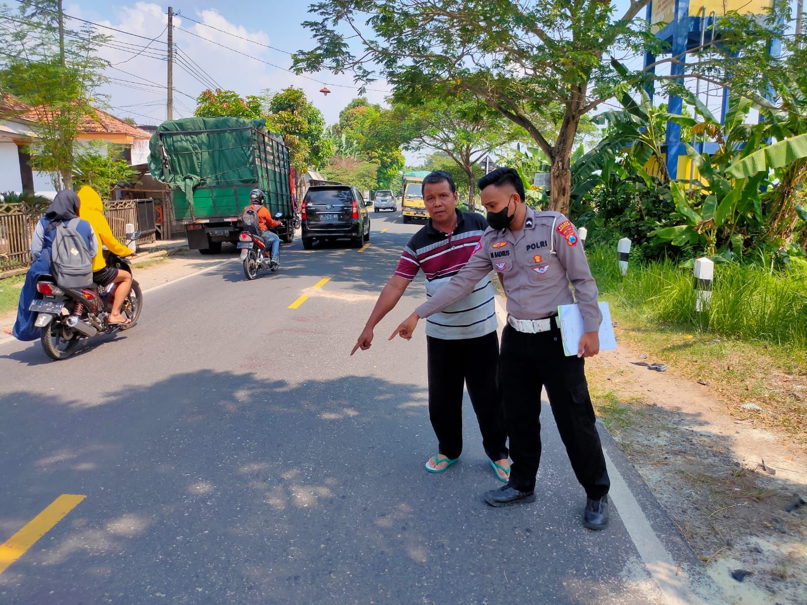 Diduga Micro Sleep, NMax Seruduk Truk di Lajhing Arosbaya
