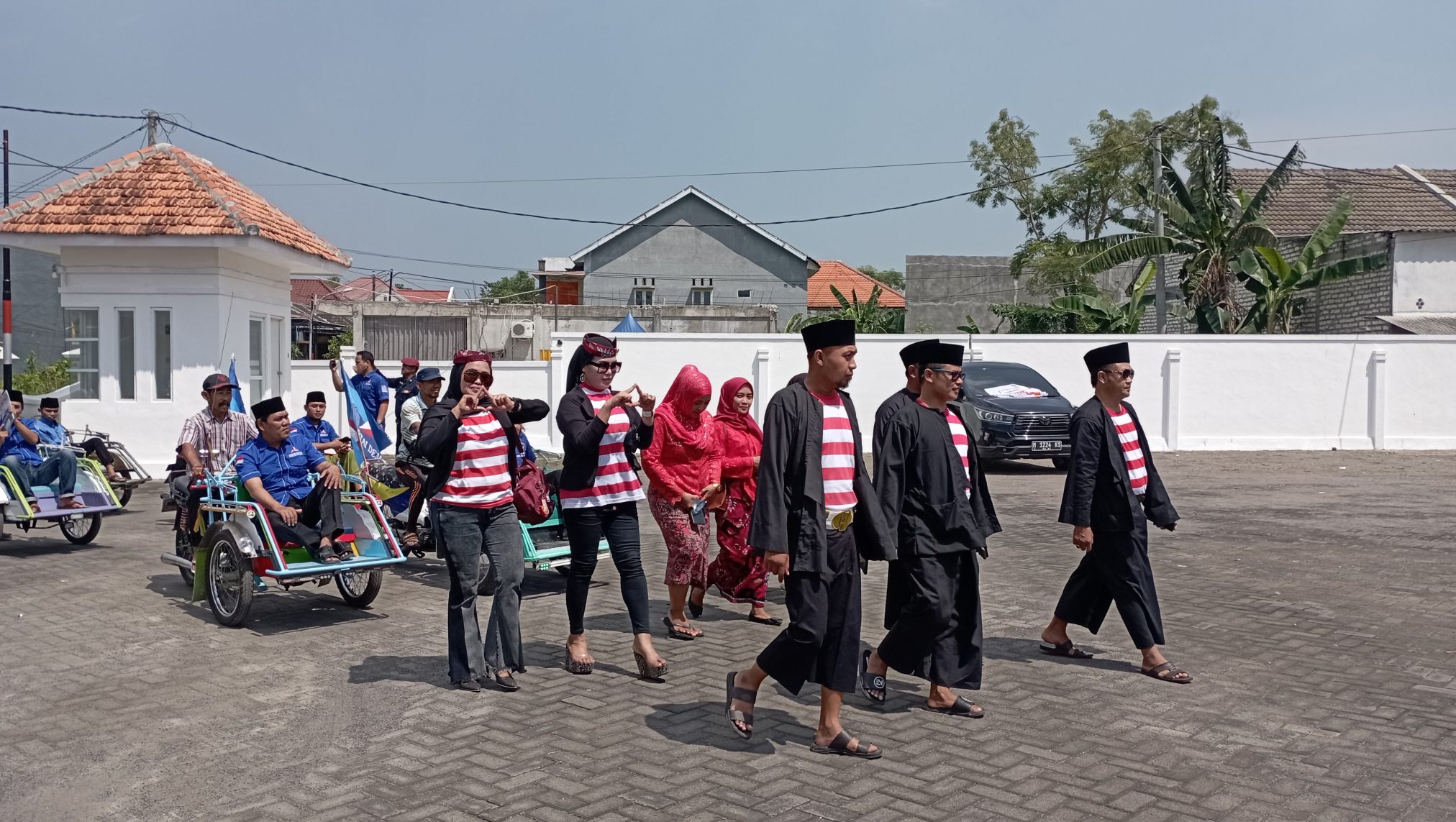 Daftar ke KPU Pakai Baju Sakera, Bacaleg Siap Menangkan  Demokrat  di Bangkalan