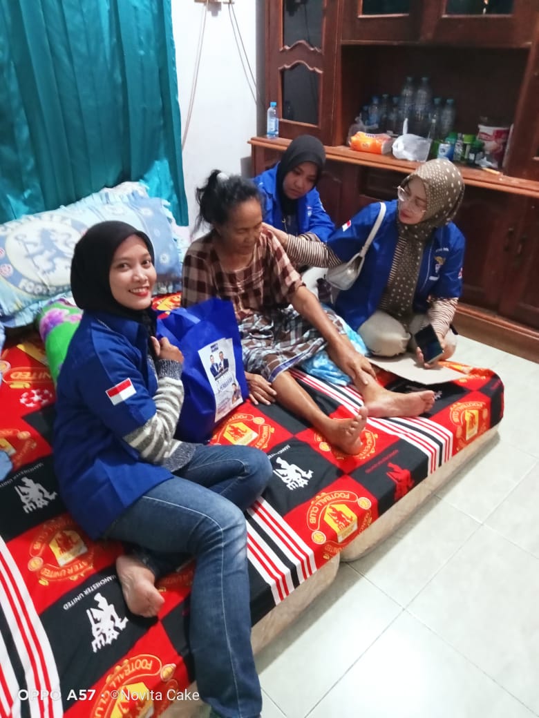 Demokrat Bangkalan Bagikan Ratusan Paket Sembako dan Nobar Pidato Politik AHY