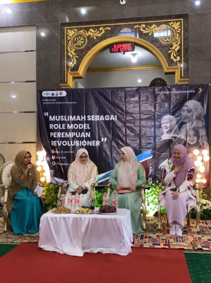 Tausiyah Kemuslimahan: Perempuan Sebagai Agen Perubahan Sosial