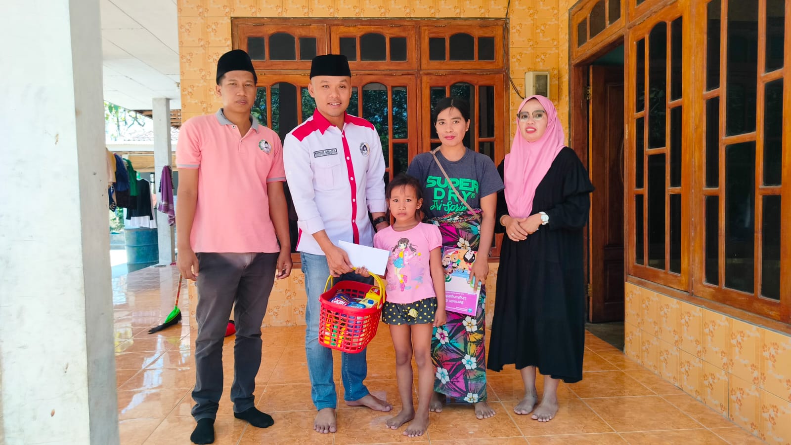 Rayakan Harlah ke 7 Dengan Menyantuni Yatim Piatu, Direktur KMI: Berbagi ‘Jalan Ninja’ Kami