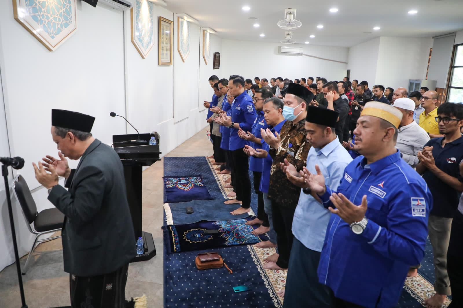 Ikut Salat Gaib Bagi Umat Muslim di Palestina, AHY: Semoga Segera Damai