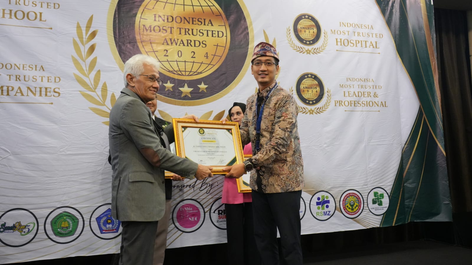 Dapat penghargaan INDONESIA MOST TRUSTED HOSPITAL AWARD 2024, Direktur RSUD, jadi motivasi untuk melayani lebih baik