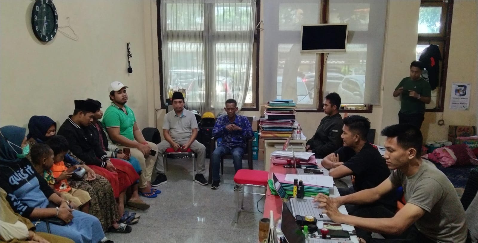 Datangi Mapolres Bangkalan, Keluarga Korban Minta Pelaku Pembacokan Depan DPMD Segera Diringkus