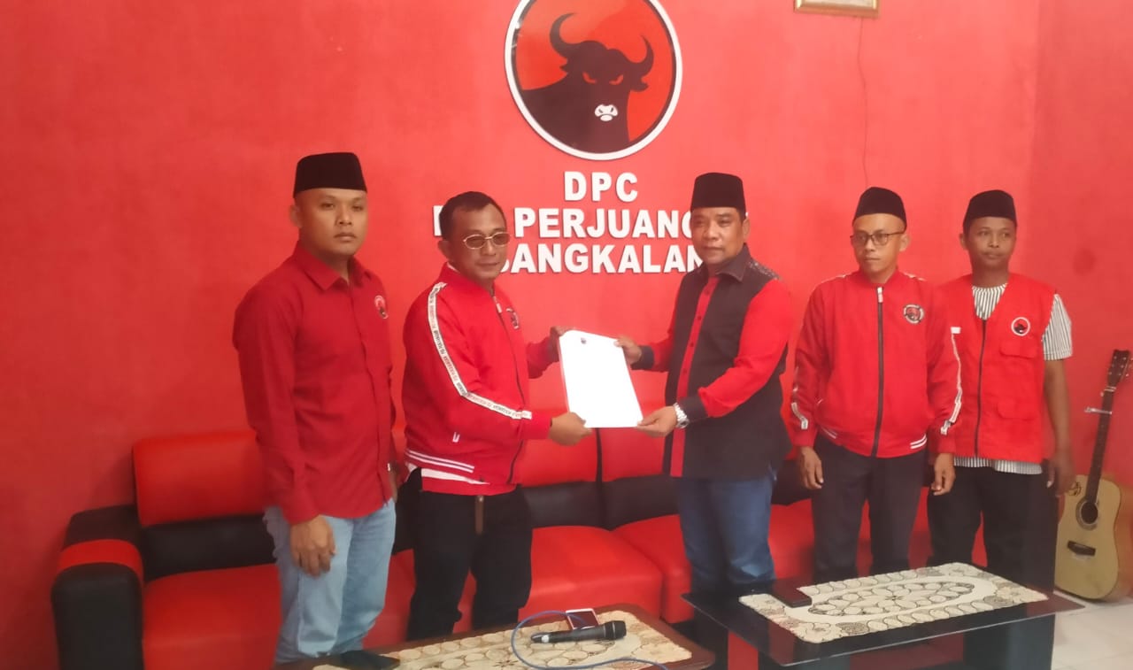 Mahfud Daftarkan Diri Sebagai Bakal Calon Bupati Bangkalan Ke PDI-Perjuangan