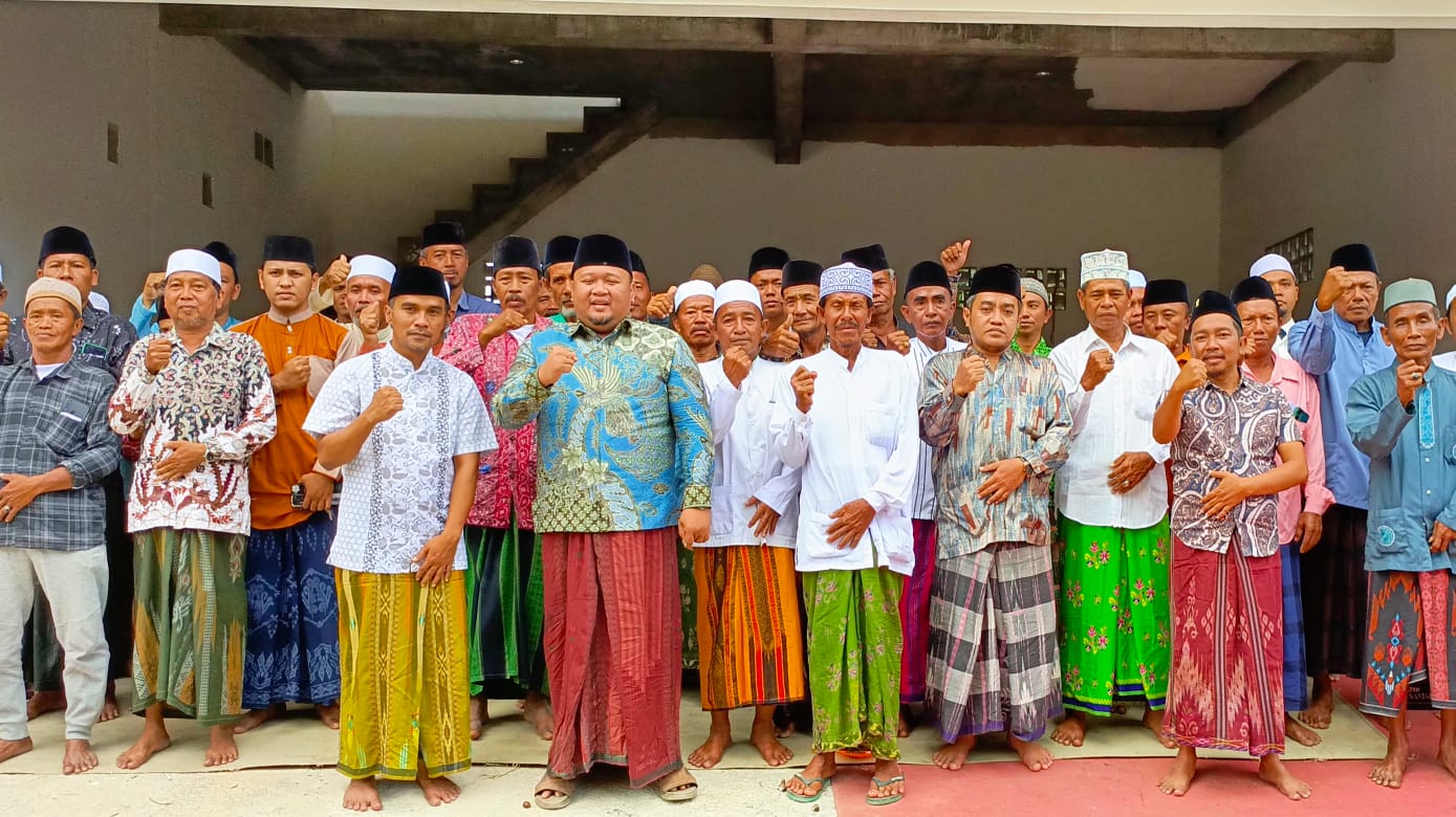 Silaturahmi dengan 100 Takmir Masjid di Sepuluh, Lukman Hakim Janjikan Kemudahan Administrasi di Bangkalan