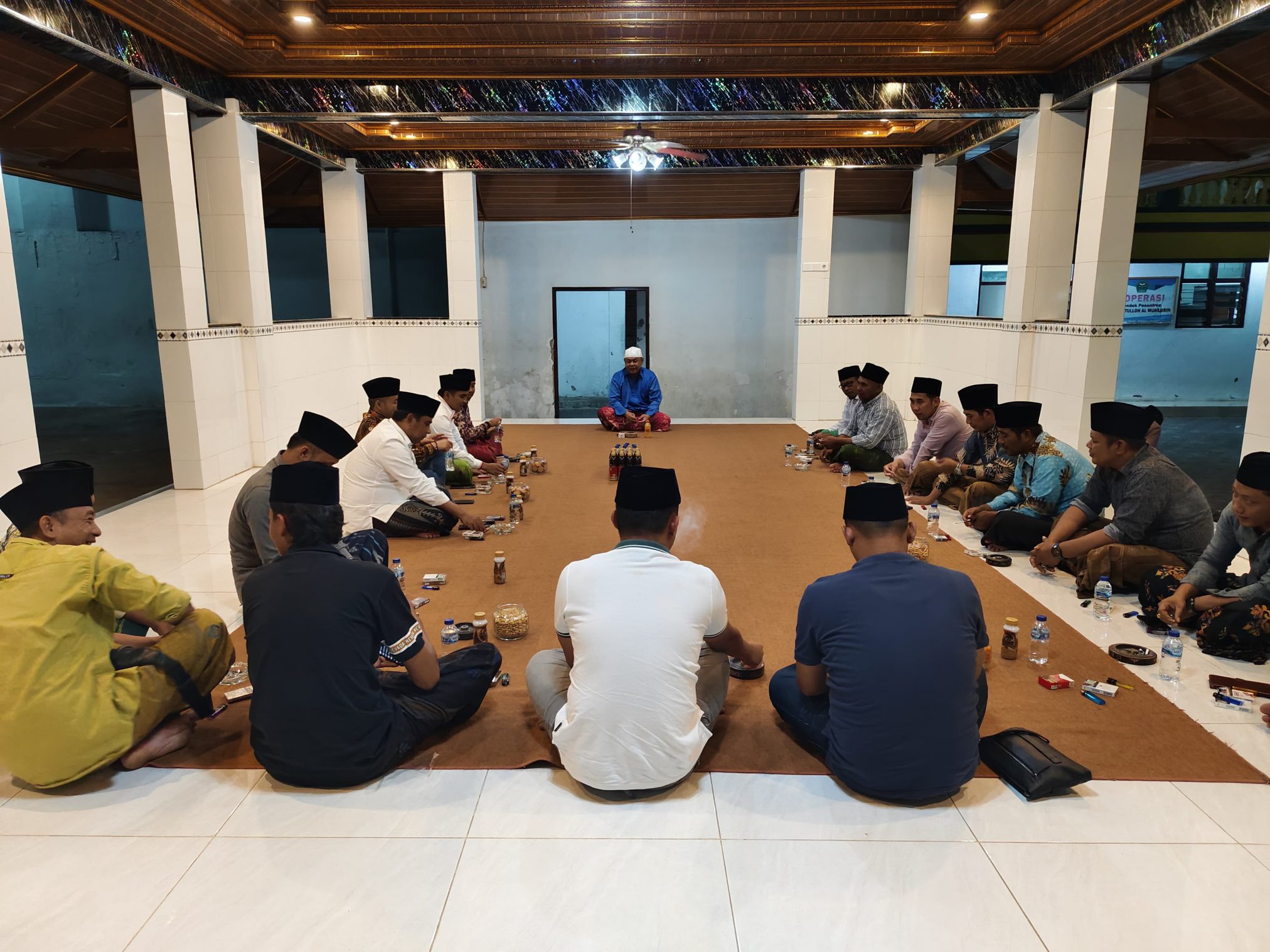Maju Pilkada Bangkalan, Paslon Manfaat Minta Do’a Restu Kiyai Sepuh di Berbagai Kecamatan