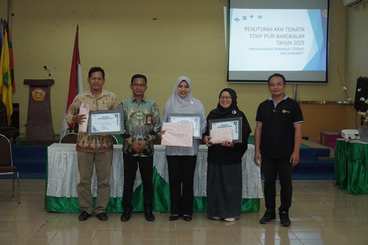 Penutupan KKN STKIP PGRI Bangkalan: Apresiasi untuk Kelompok dan Dosen Terbaik