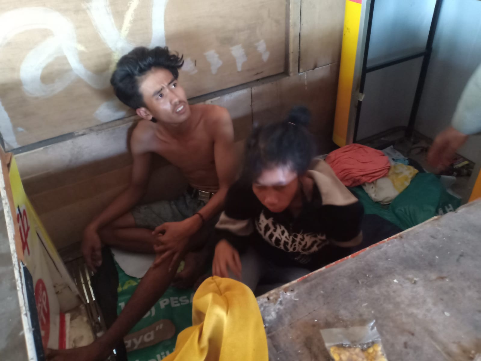 Tidur Bareng di Warung Kosong, Anak Jalanan Digerebek Satpol PP Bangkalan