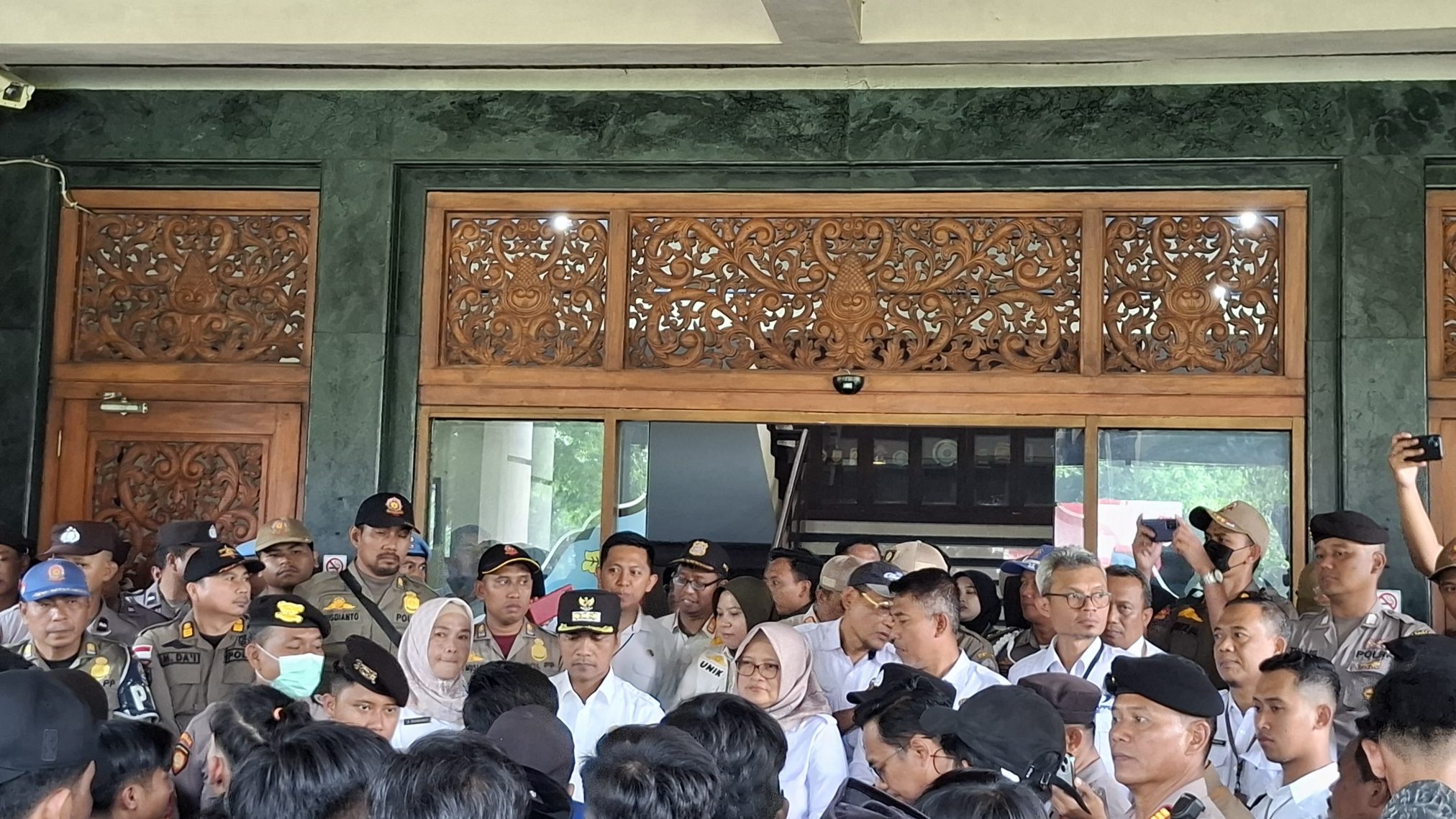 Mahasiswa Geruduk Pemkab Bangkalan, Soroti Dugaan THL Fiktif