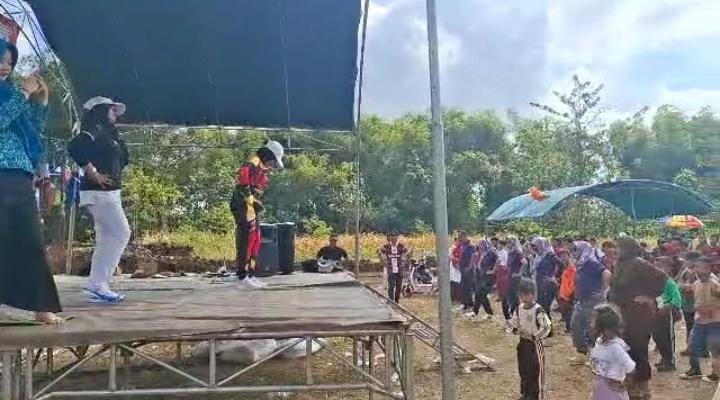 Semangat Kebersamaan Warnai Pesta Rakyat HUT RI Ke-80 di Desa Kajuanak