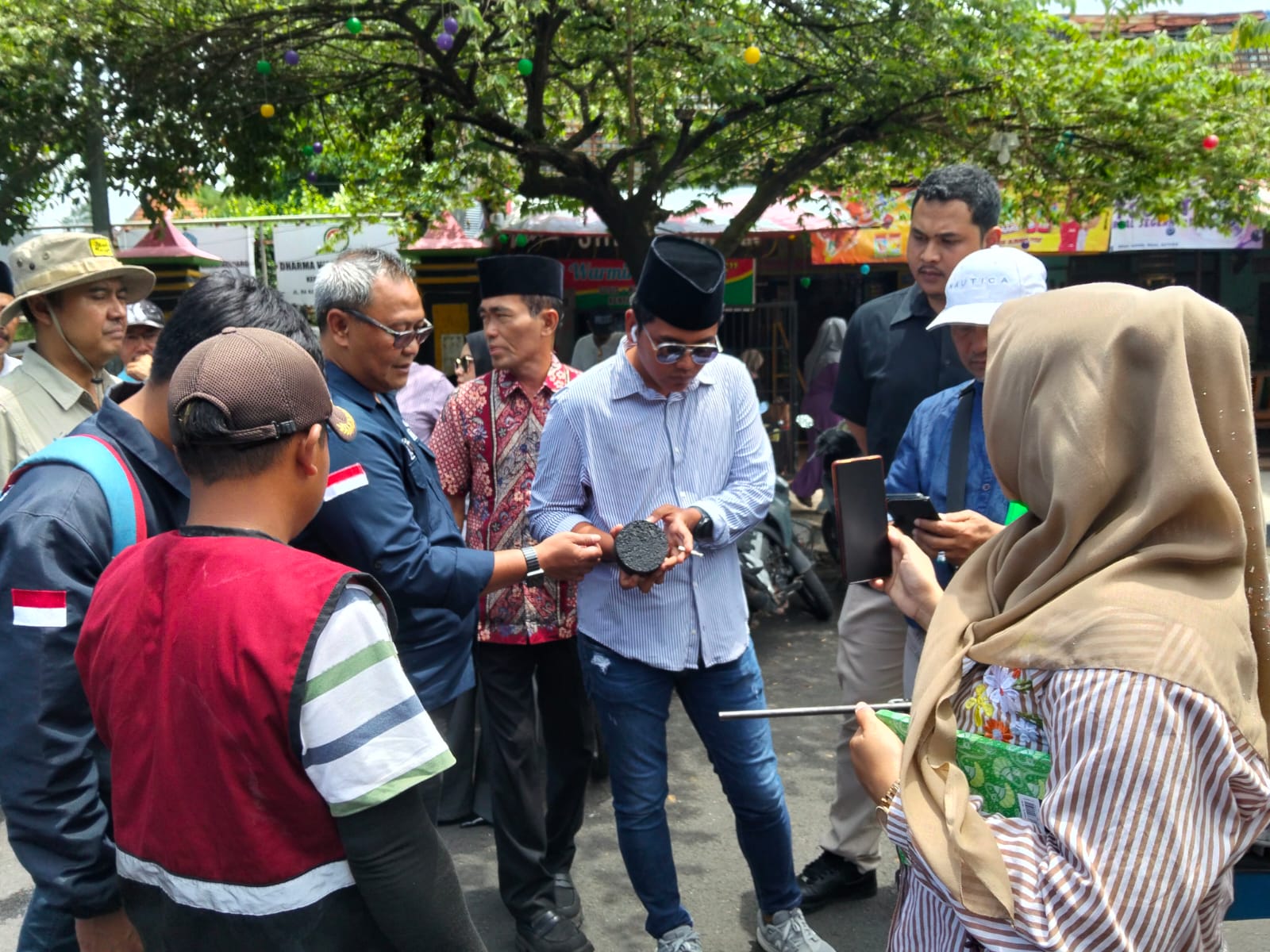 Komisi III DPRD  Sidak Proyek Jalan Kota Utaranya Alun-Alun Bangkalan