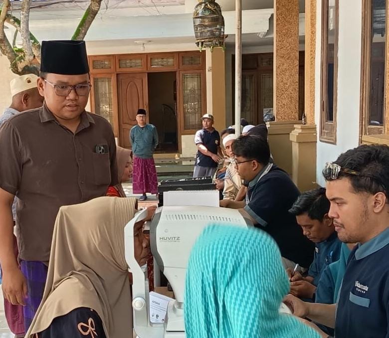 Imam Wahyudi Gandeng Klinik Mata Madura Gelar Pemeriksaan Katarak Gratis