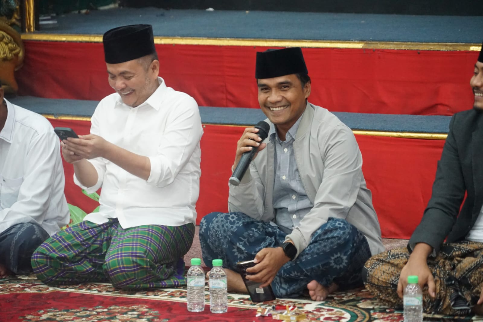 ‘Bangkalan Berbagi’ Peringati HSN 2025, Bupati Lukman:Pesantren Penjaga Kearifan Bangsa