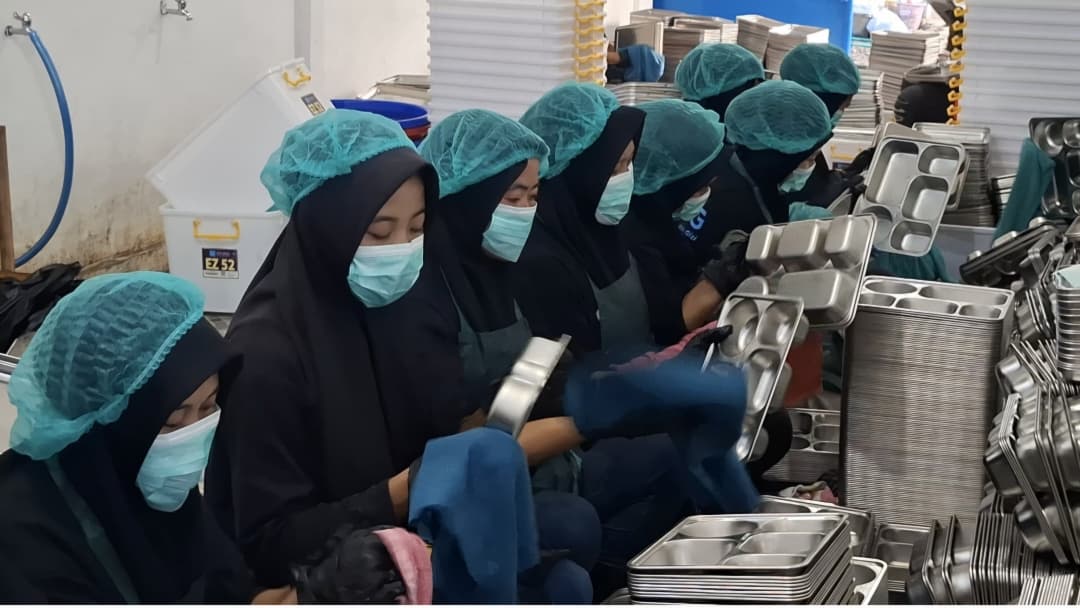 Sempat Sulit Dapat Pekerjaan, SPenderita Stunting Kini Bekerja di SPPG